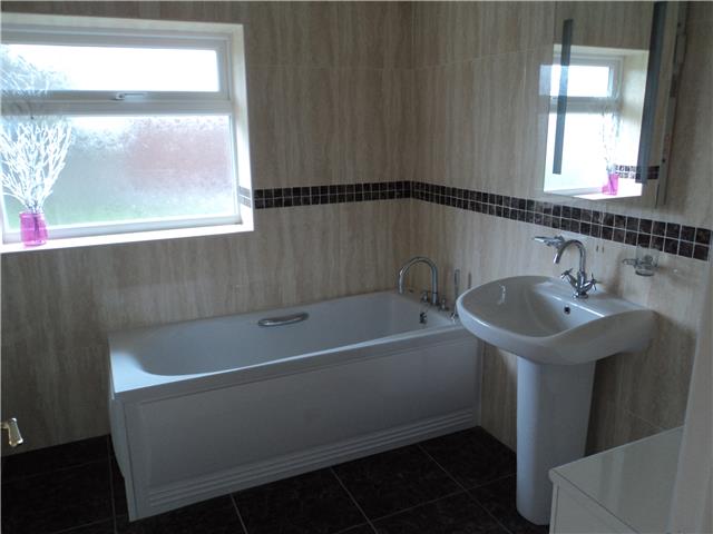  Image of 4 Bedroom   To Rent at 56 woodthorpe lane sandal
